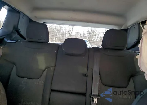 2015 Jeep Renegade Latitude z USA, uszkodzony, nr VIN ZACCJABT1FPB36941